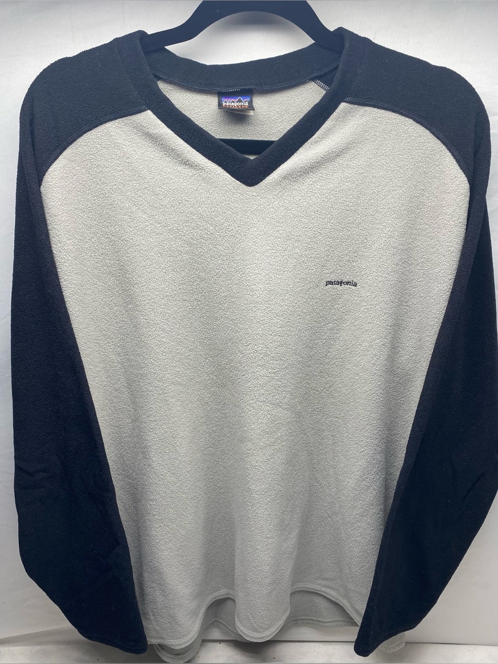Vintage Patagonia Capilene V-Neck Fleece Base Layer Gray/Black Men's Size XL USA